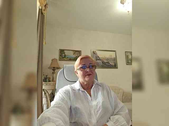 KarinkaSweet webcam