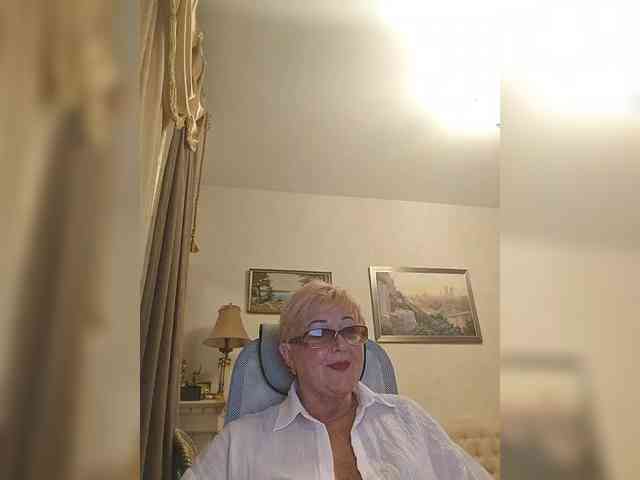KarinkaSweet webcam