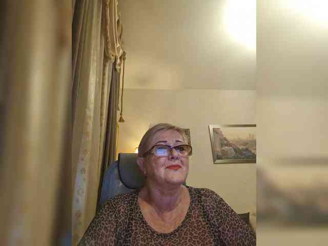 KarinkaSweet webcam