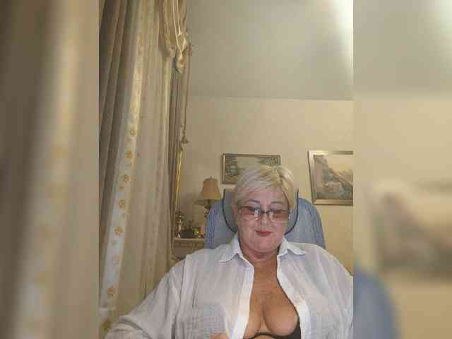 KarinkaSweet webcam