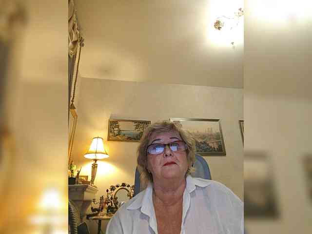 KarinkaSweet webcam