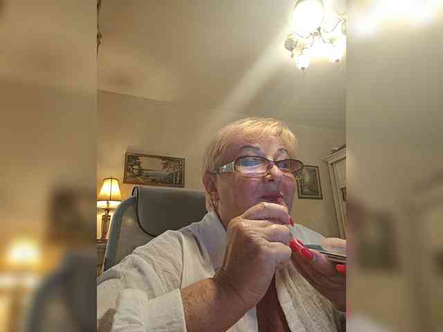 KarinkaSweet webcam