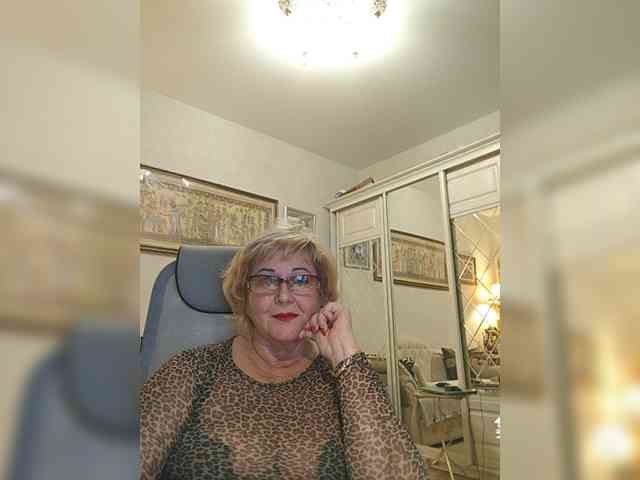KarinkaSweet webcam