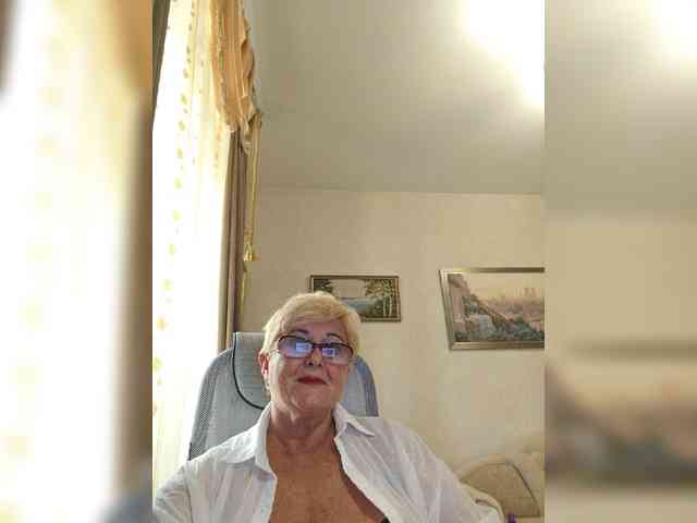 KarinkaSweet webcam