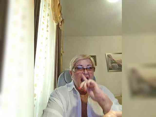 KarinkaSweet webcam