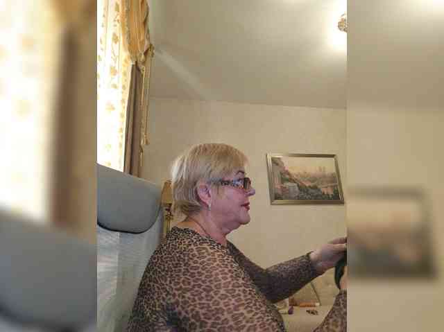 KarinkaSweet webcam