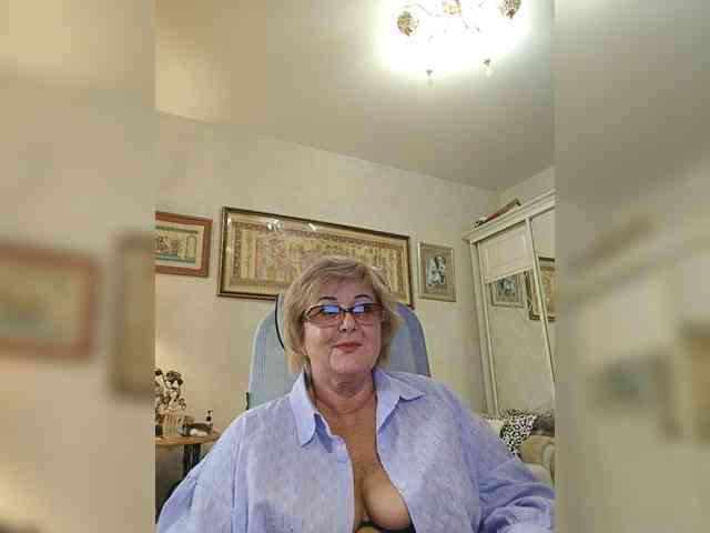 KarinkaSweet webcam