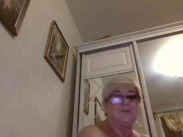 KarinkaSweet webcam