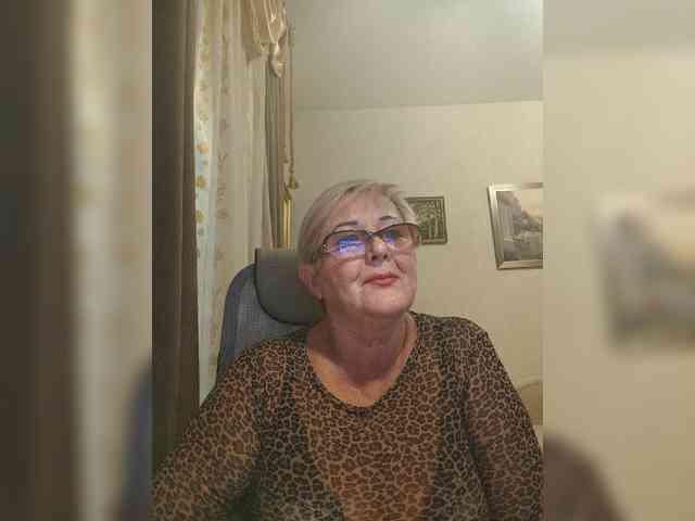 KarinkaSweet webcam