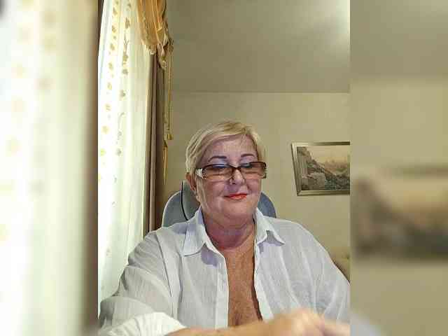 KarinkaSweet webcam