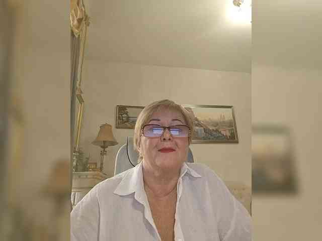 KarinkaSweet webcam