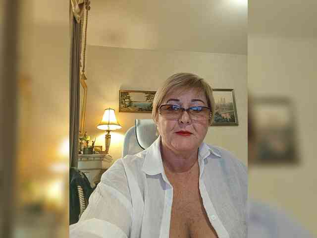 KarinkaSweet webcam