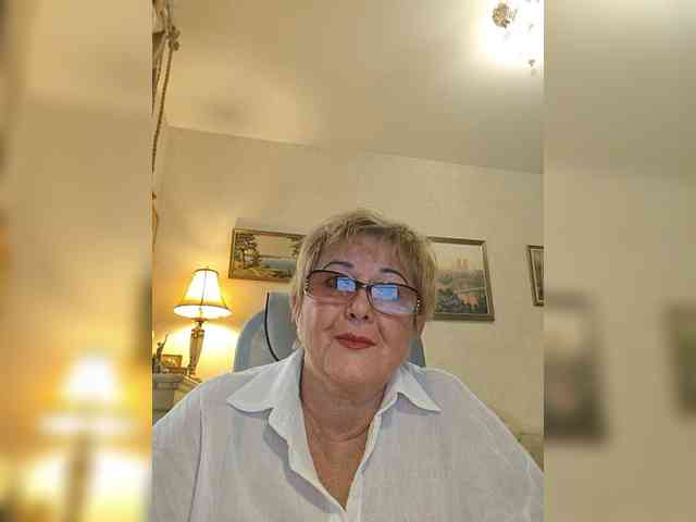 KarinkaSweet webcam
