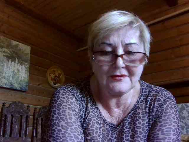 KarinkaSweet webcam
