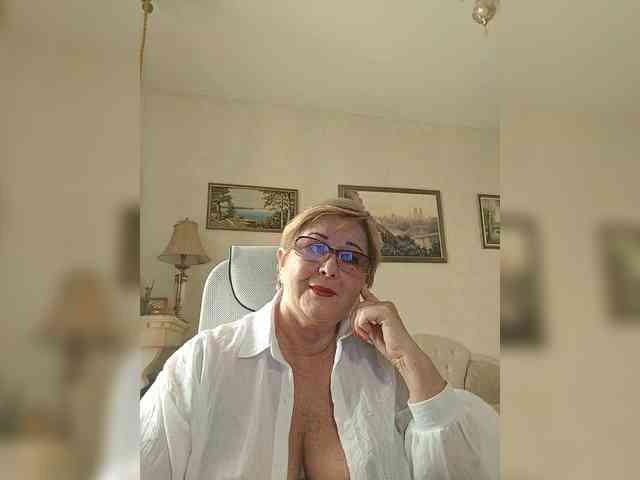 KarinkaSweet webcam