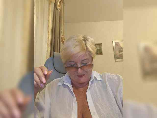 KarinkaSweet webcam