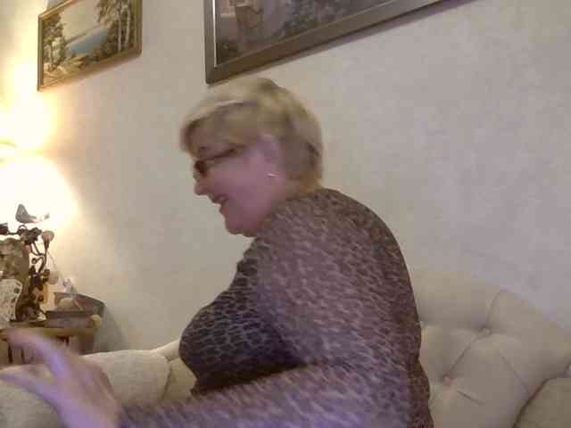 KarinkaSweet webcam