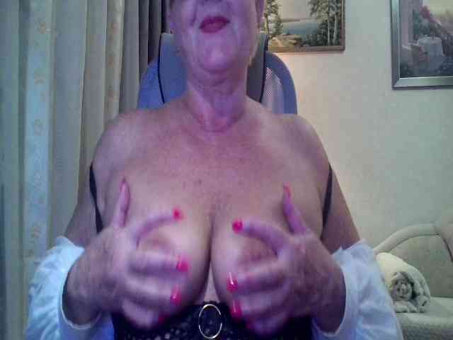 KarinkaSweet webcam