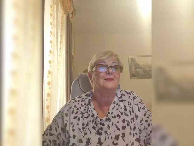 KarinkaSweet webcam