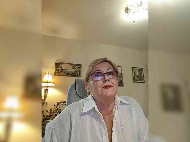 KarinkaSweet webcam