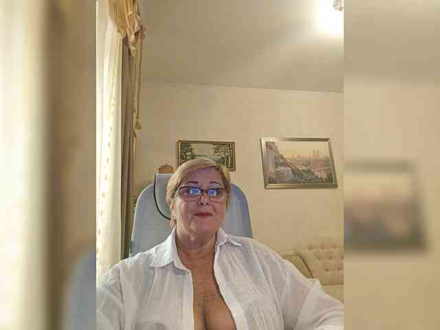 KarinkaSweet webcam