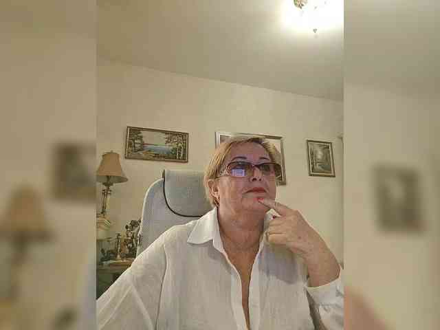 KarinkaSweet webcam