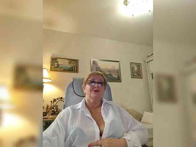 KarinkaSweet webcam