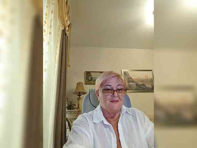 KarinkaSweet webcam