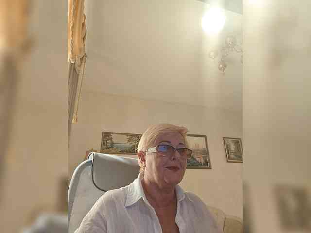 KarinkaSweet webcam