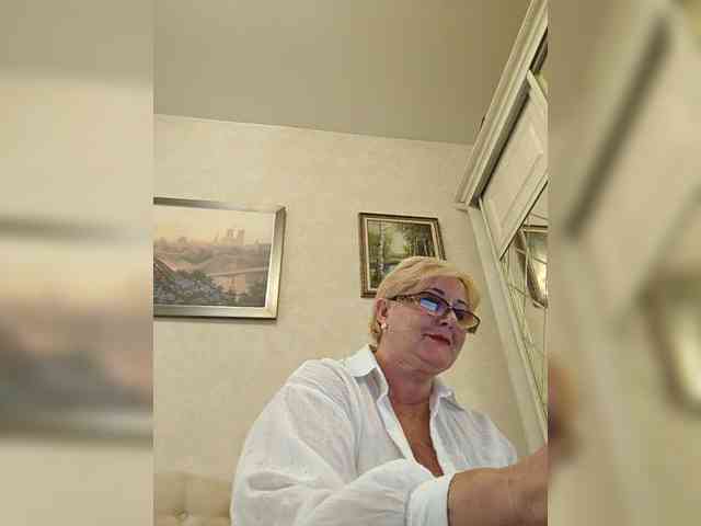 KarinkaSweet webcam