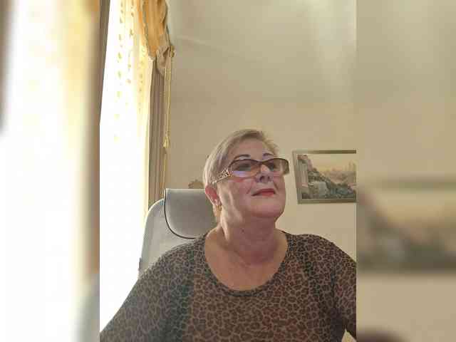 KarinkaSweet webcam