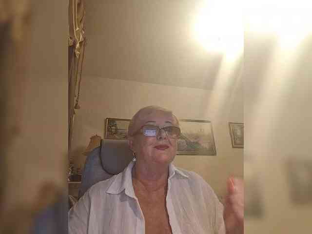 KarinkaSweet webcam