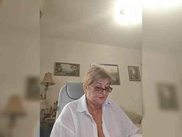 KarinkaSweet webcam