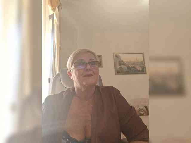 KarinkaSweet webcam