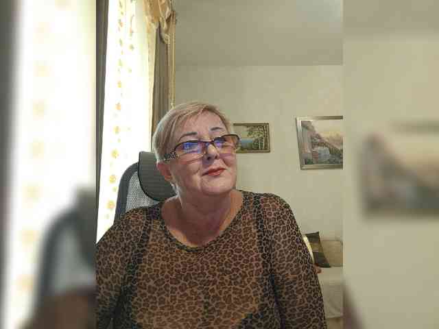 KarinkaSweet webcam