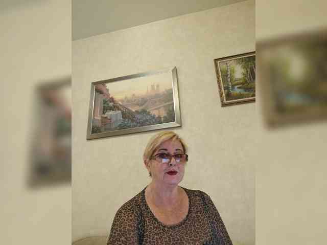 KarinkaSweet webcam