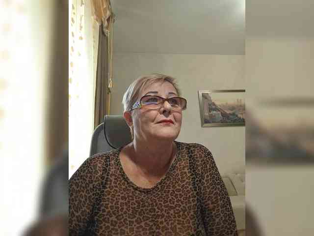 KarinkaSweet webcam