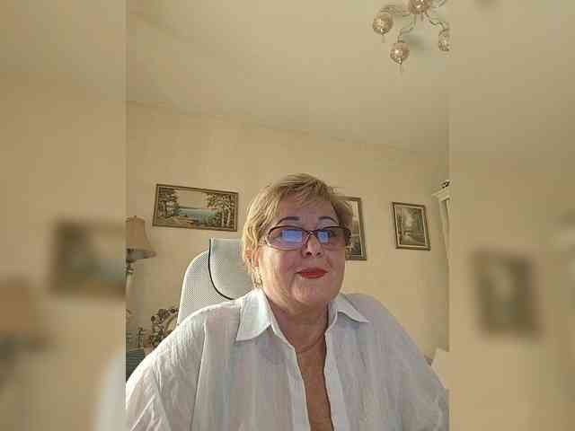 KarinkaSweet webcam