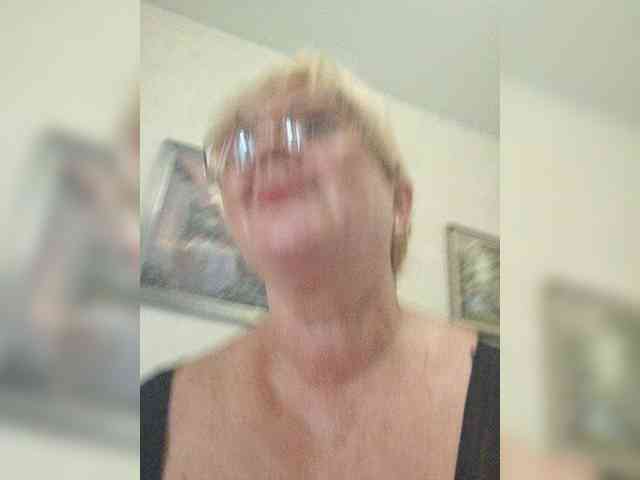 KarinkaSweet webcam