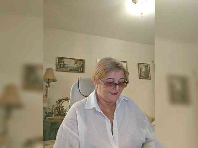 KarinkaSweet webcam