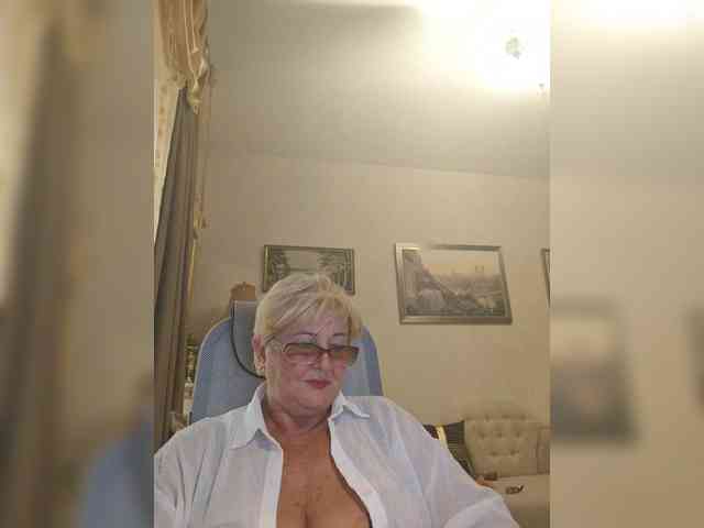 KarinkaSweet webcam