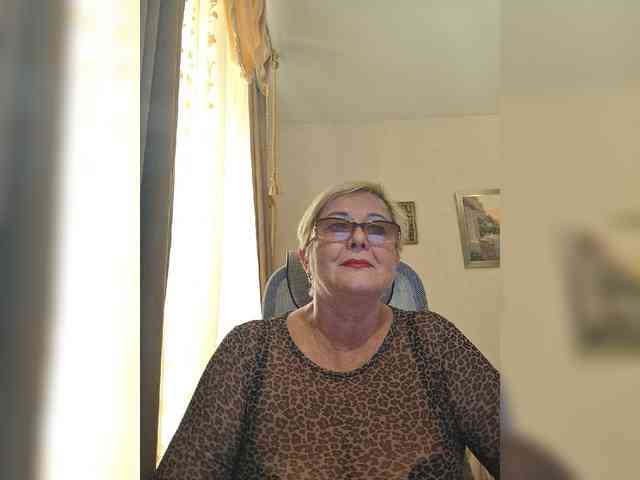 KarinkaSweet webcam