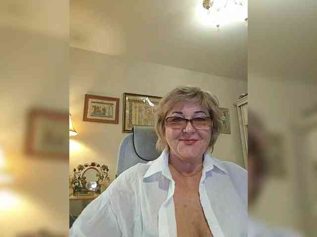 KarinkaSweet webcam