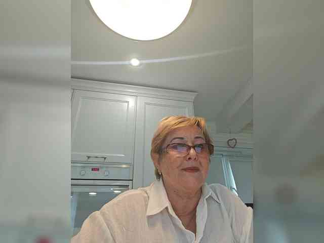 KarinkaSweet webcam