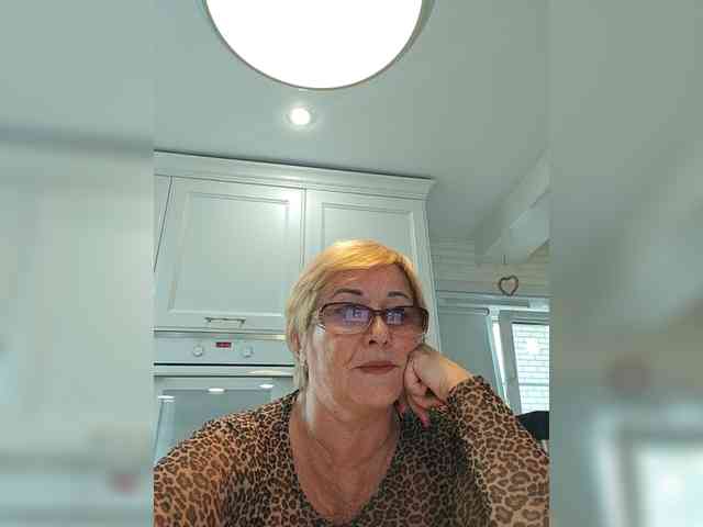 KarinkaSweet webcam