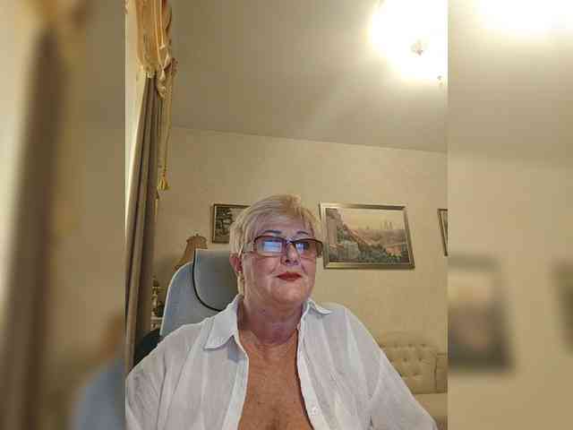 KarinkaSweet webcam