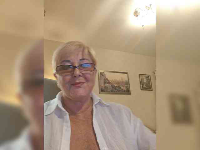 KarinkaSweet webcam