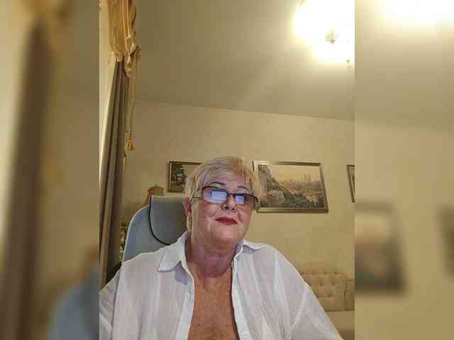 KarinkaSweet webcam