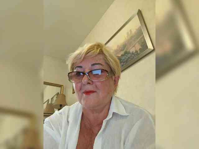 KarinkaSweet webcam