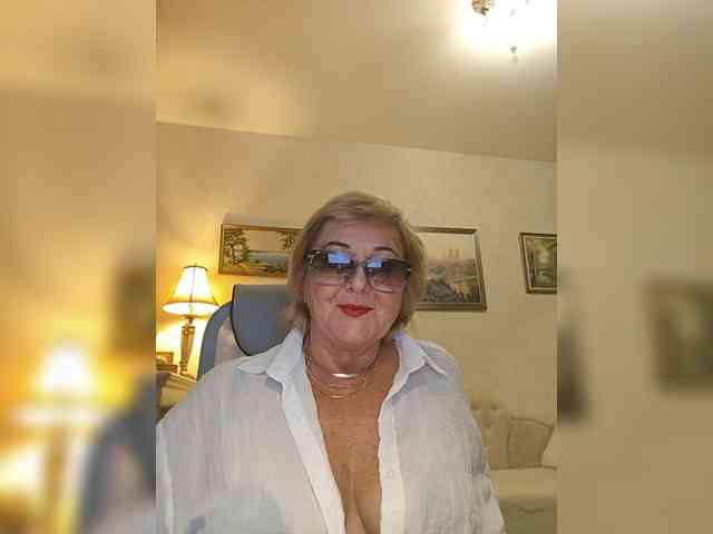 KarinkaSweet webcam